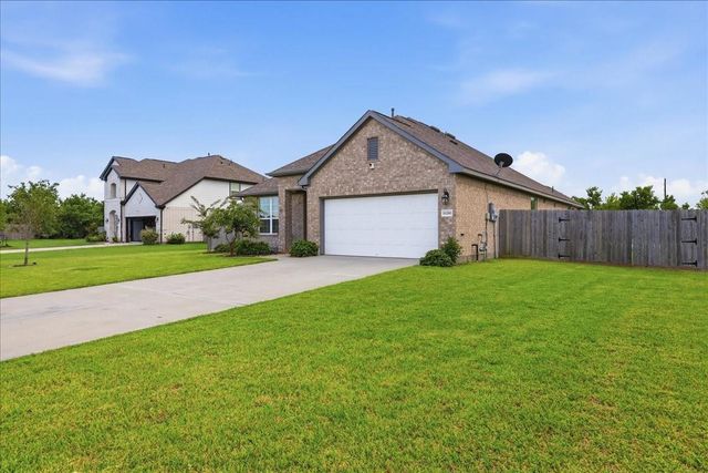 11210 Youngquist Drive, Mont Belvieu, TX 77535