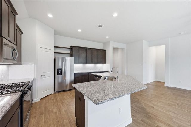 11210 Youngquist Drive, Mont Belvieu, TX 77535
