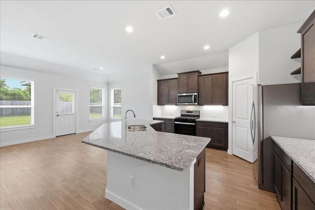 11210 Youngquist Drive, Mont Belvieu, TX 77535