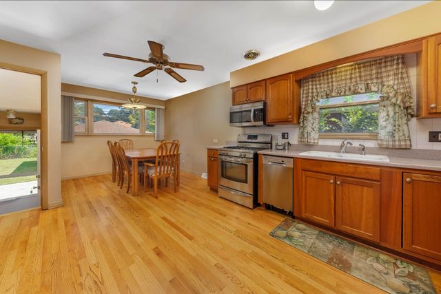 4327 Prairie Avenue, Brookfield, IL 60513