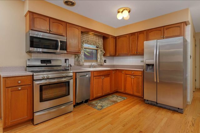 4327 Prairie Avenue, Brookfield, IL 60513