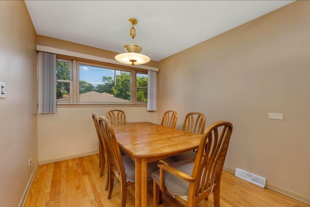4327 Prairie Avenue, Brookfield, IL 60513
