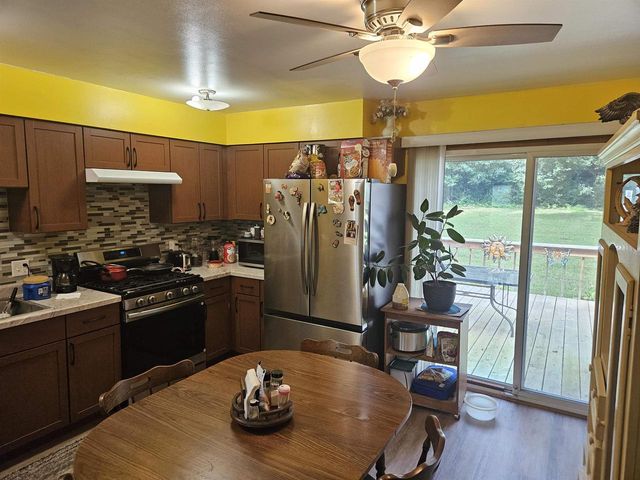 W7254 S Oak Ridge Court, Poynette, WI 53955