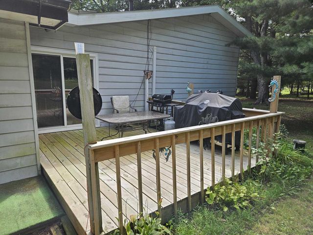 W7254 S Oak Ridge Court, Poynette, WI 53955