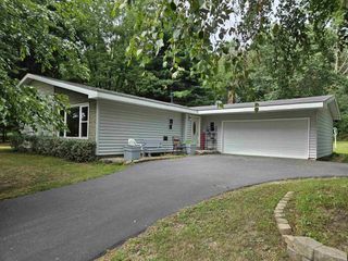 W7254 S Oak Ridge Court, Poynette, WI 53955