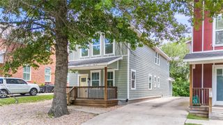 304 S College Avenue, Fayetteville, AR 72701