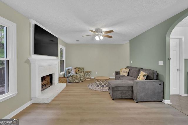 8011 Huntcliff Road, Woodstock, GA 30189