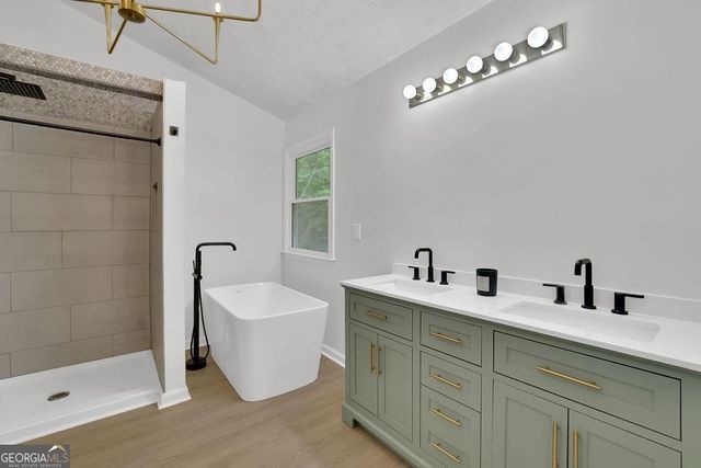 8011 Huntcliff Road, Woodstock, GA 30189
