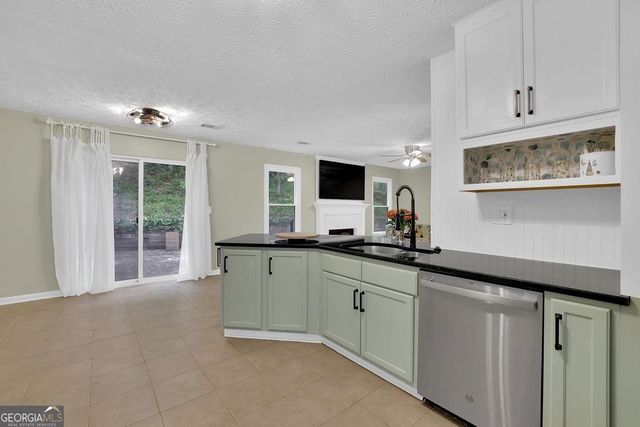 8011 Huntcliff Road, Woodstock, GA 30189