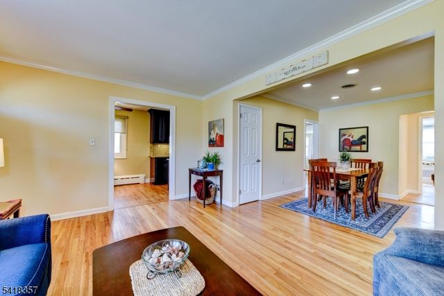 116 CRESTWOOD AVE., Branchburg Twp., NJ 08876