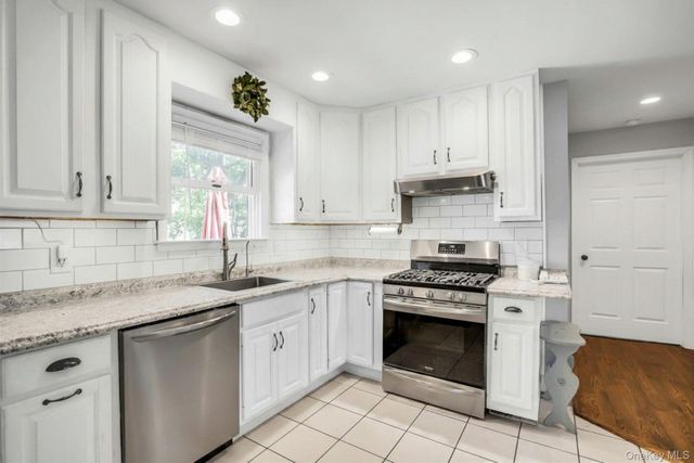 57 Wantagh Avenue, East Islip, NY 11730
