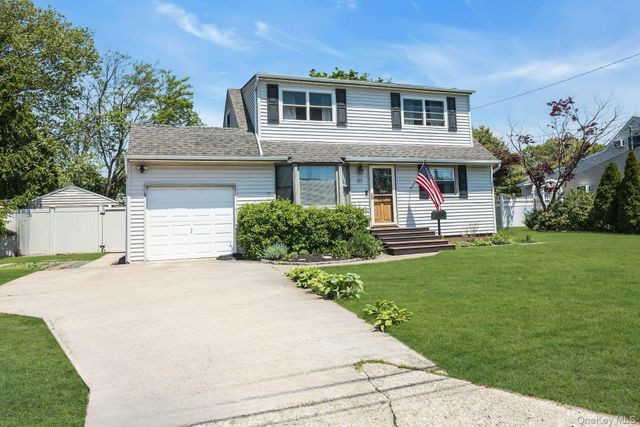 57 Wantagh Avenue, East Islip, NY 11730