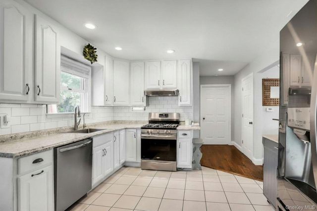 57 Wantagh Avenue, East Islip, NY 11730