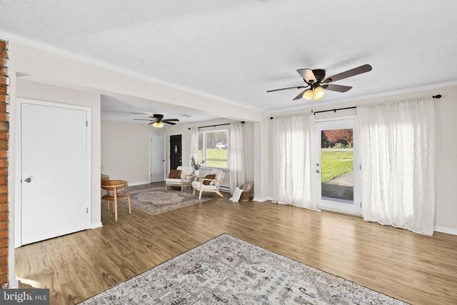 300 MARTIN ST, Luray, VA 22835