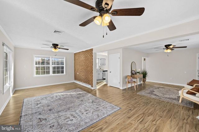 300 MARTIN ST, Luray, VA 22835