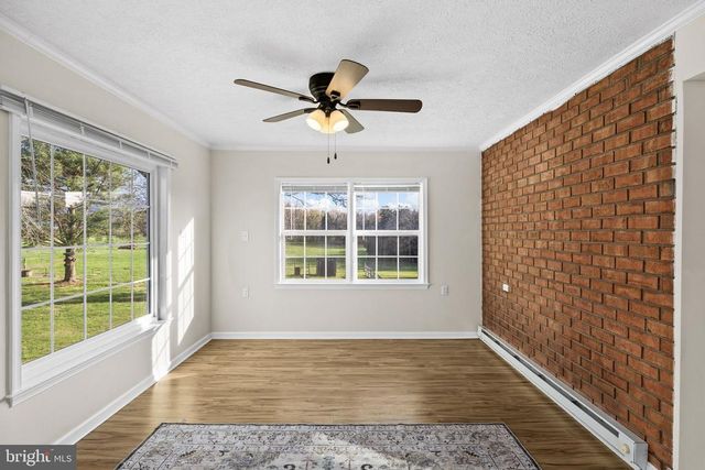 300 MARTIN ST, Luray, VA 22835