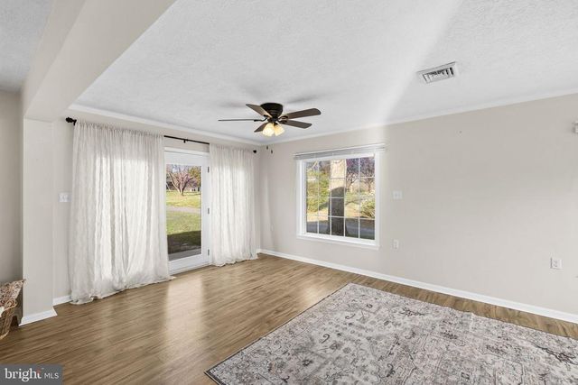 300 MARTIN ST, Luray, VA 22835