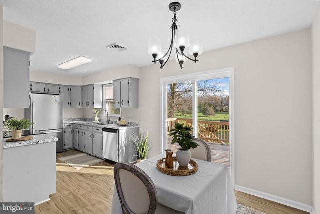 300 MARTIN ST, Luray, VA 22835