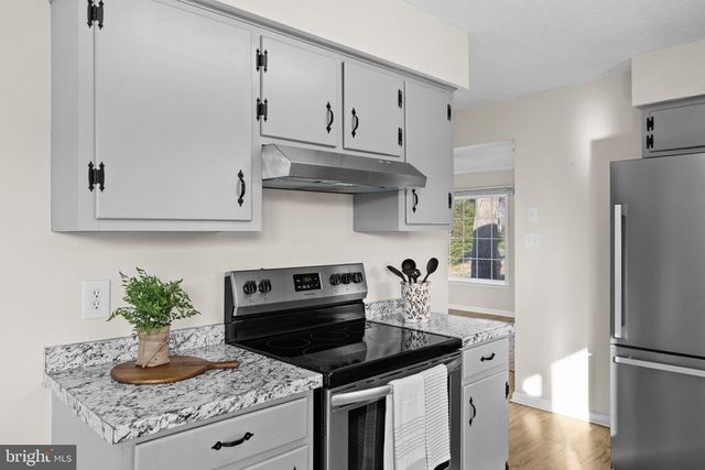 300 MARTIN ST, Luray, VA 22835