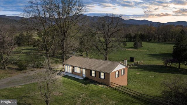 300 MARTIN ST, Luray, VA 22835