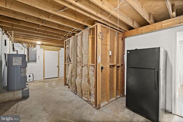 300 MARTIN ST, Luray, VA 22835