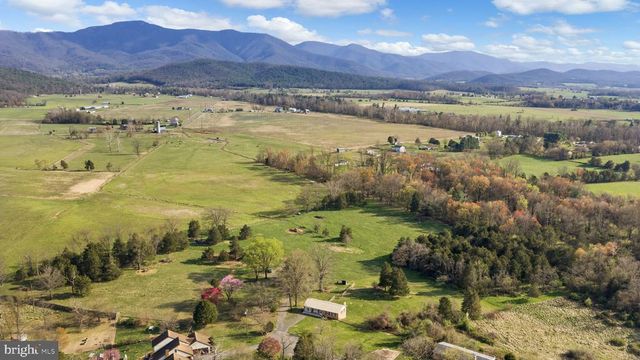 300 MARTIN ST, Luray, VA 22835