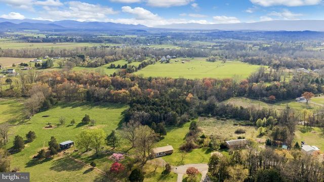 300 MARTIN ST, Luray, VA 22835