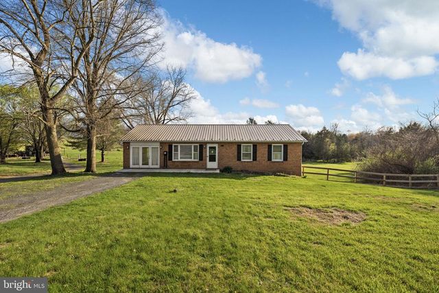 300 MARTIN ST, Luray, VA 22835