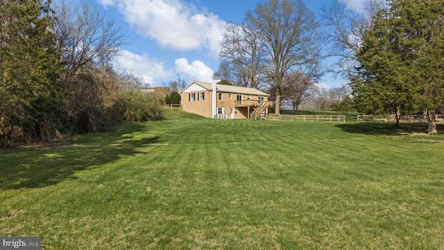 300 MARTIN ST, Luray, VA 22835