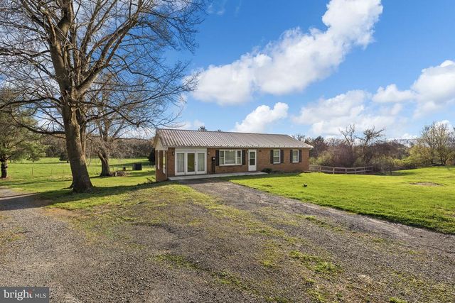 300 MARTIN ST, Luray, VA 22835