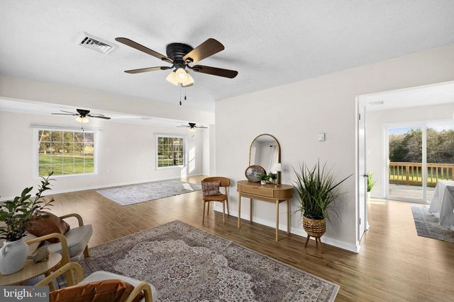 300 MARTIN ST, Luray, VA 22835