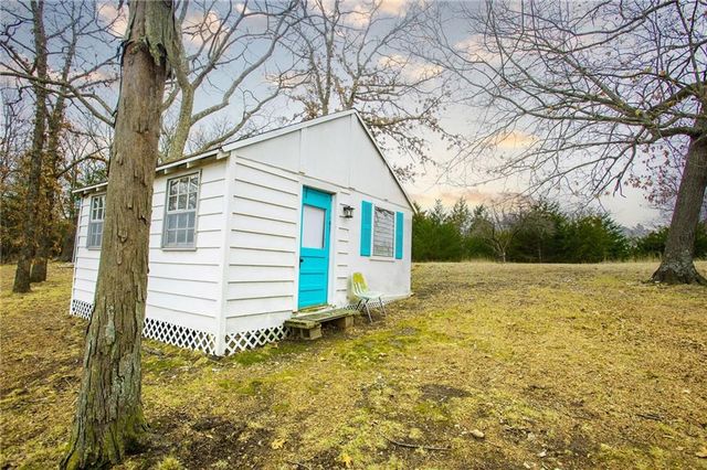 20325 Lost Valley Road, Warsaw, MO 65355