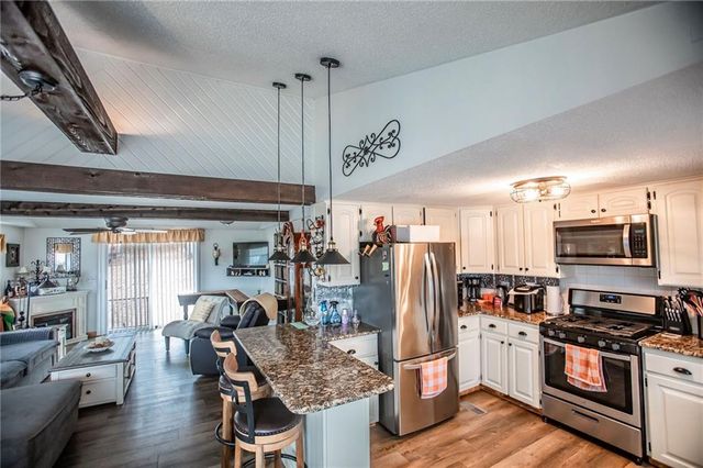 20325 Lost Valley Road, Warsaw, MO 65355