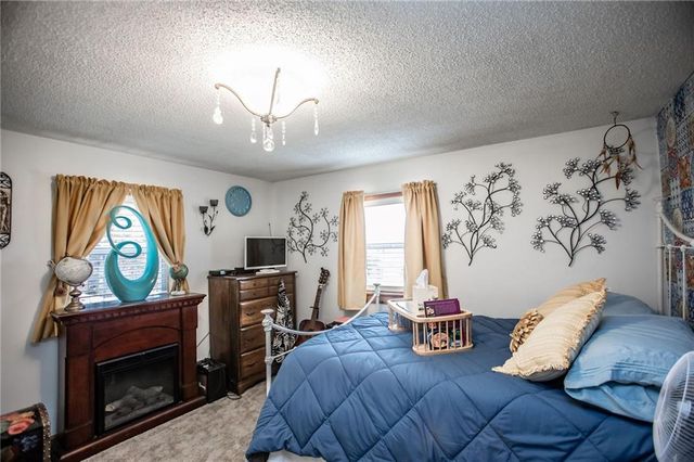 20325 Lost Valley Road, Warsaw, MO 65355