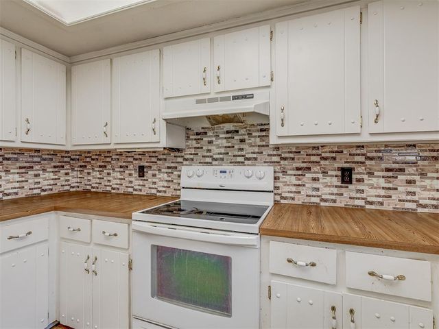 11816 Sagamore Drive, Yukon, OK 73099