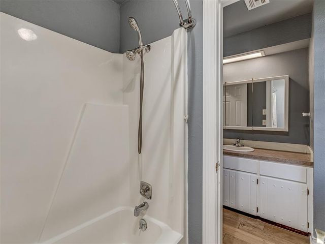 11816 Sagamore Drive, Yukon, OK 73099