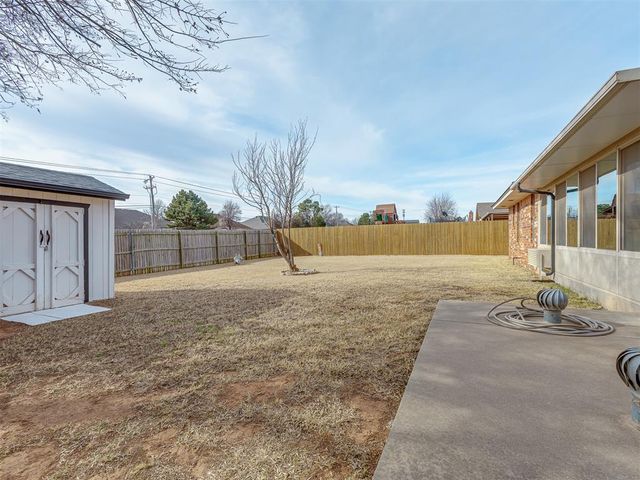 11816 Sagamore Drive, Yukon, OK 73099