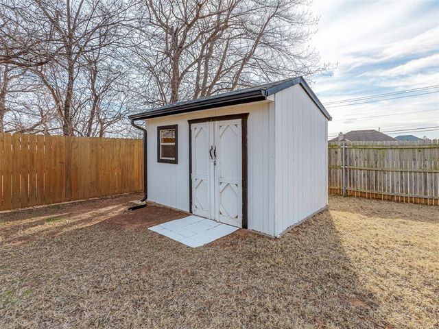 11816 Sagamore Drive, Yukon, OK 73099