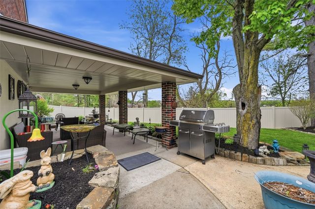 226 Williamsburg Dr, Monroeville, PA 15146