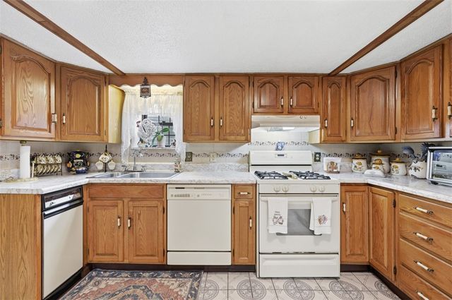 226 Williamsburg Dr, Monroeville, PA 15146