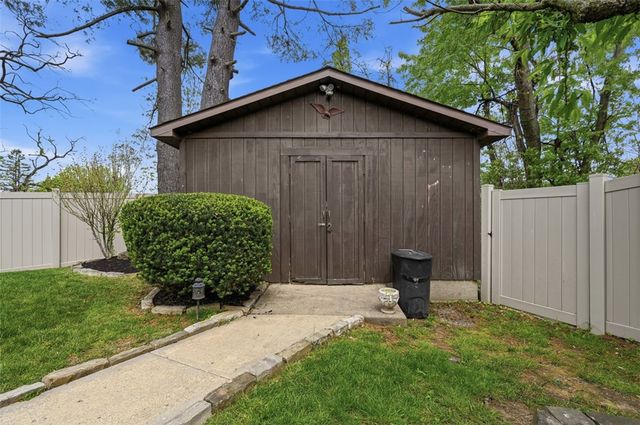226 Williamsburg Dr, Monroeville, PA 15146