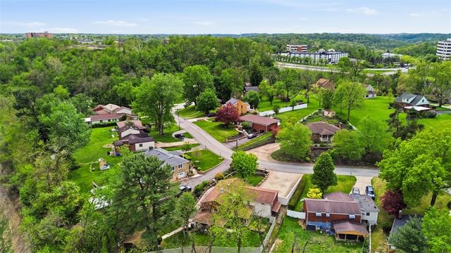 226 Williamsburg Dr, Monroeville, PA 15146