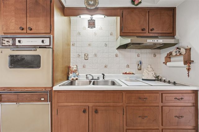 226 Williamsburg Dr, Monroeville, PA 15146
