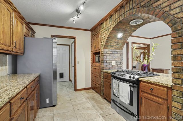 7918 N 156th East Avenue, Owasso, OK 74055