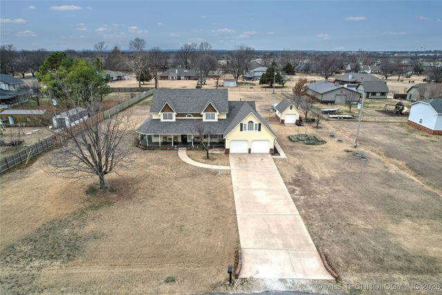 7918 N 156th East Avenue, Owasso, OK 74055