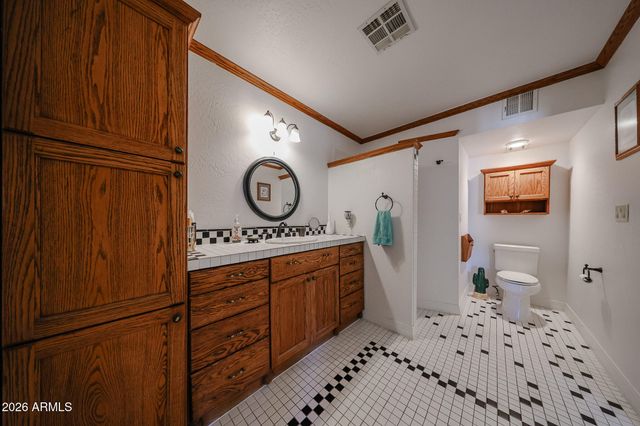 4201 E PEARCE Road, Phoenix, AZ 85044