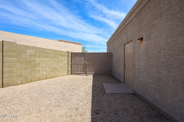 4201 E PEARCE Road, Phoenix, AZ 85044