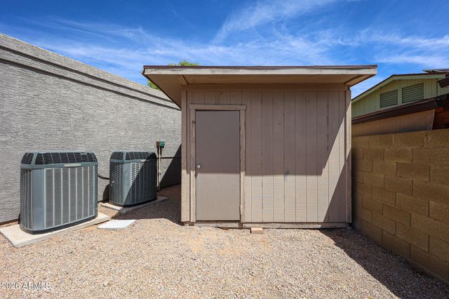 4201 E PEARCE Road, Phoenix, AZ 85044