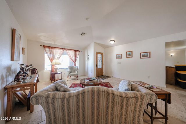 4201 E PEARCE Road, Phoenix, AZ 85044