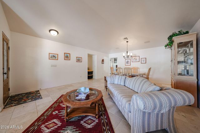 4201 E PEARCE Road, Phoenix, AZ 85044